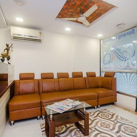 Oyo Flagship 756 Hotel Sarang Heritage Nova Bombaim Exterior foto