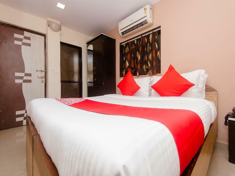 Oyo Flagship 756 Hotel Sarang Heritage Nova Bombaim Exterior foto