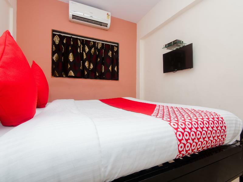 Oyo Flagship 756 Hotel Sarang Heritage Nova Bombaim Exterior foto