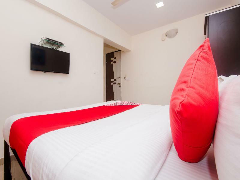 Oyo Flagship 756 Hotel Sarang Heritage Nova Bombaim Exterior foto
